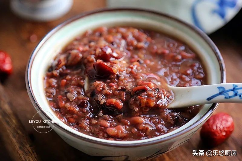 冬天早餐熬什么粥简单又营养,推荐四种最适合冬季吃的养生粥