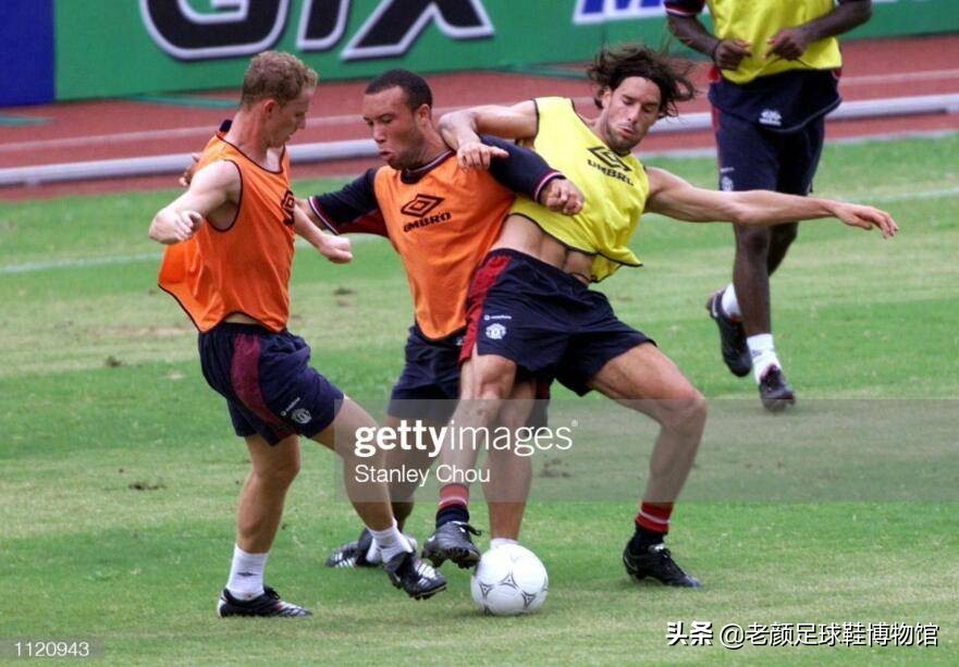 弗格森施压裁判,弗格森公开给穆里尼奥施压