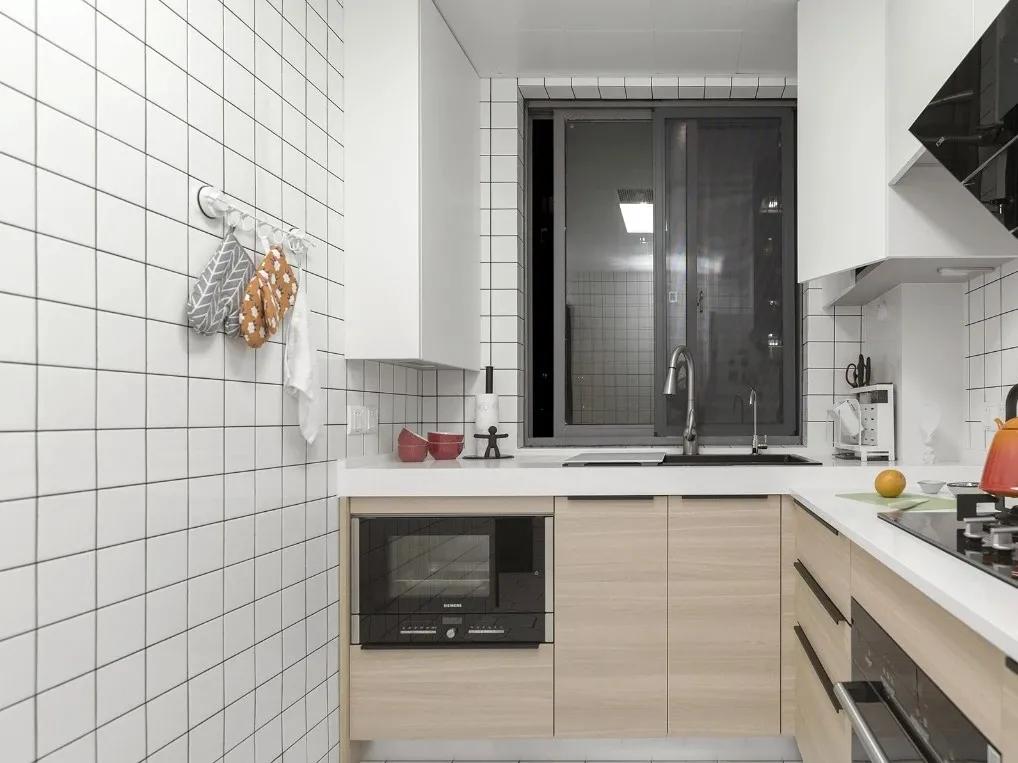 东鹏陶瓷和宏宇陶瓷哪个好,东鹏和宏宇哪个更实用亲民