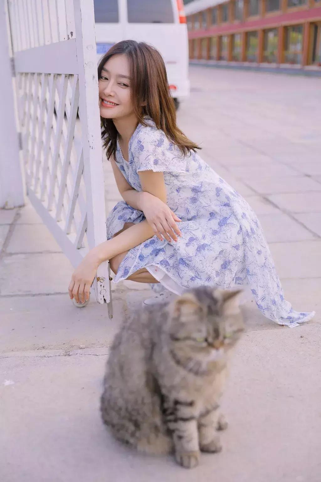 5款显脸小超好看的发型分享,大脸长发适合烫什么样的发型