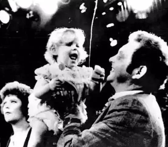 正常人做试管婴儿很辛苦吗,父母做试管婴儿好吗