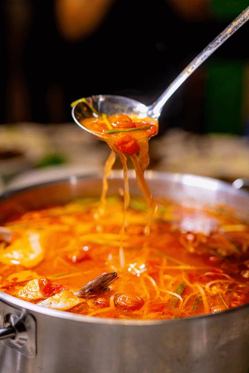 正宗贵州的酸汤鱼,一道酸菜鱼火遍大街小巷