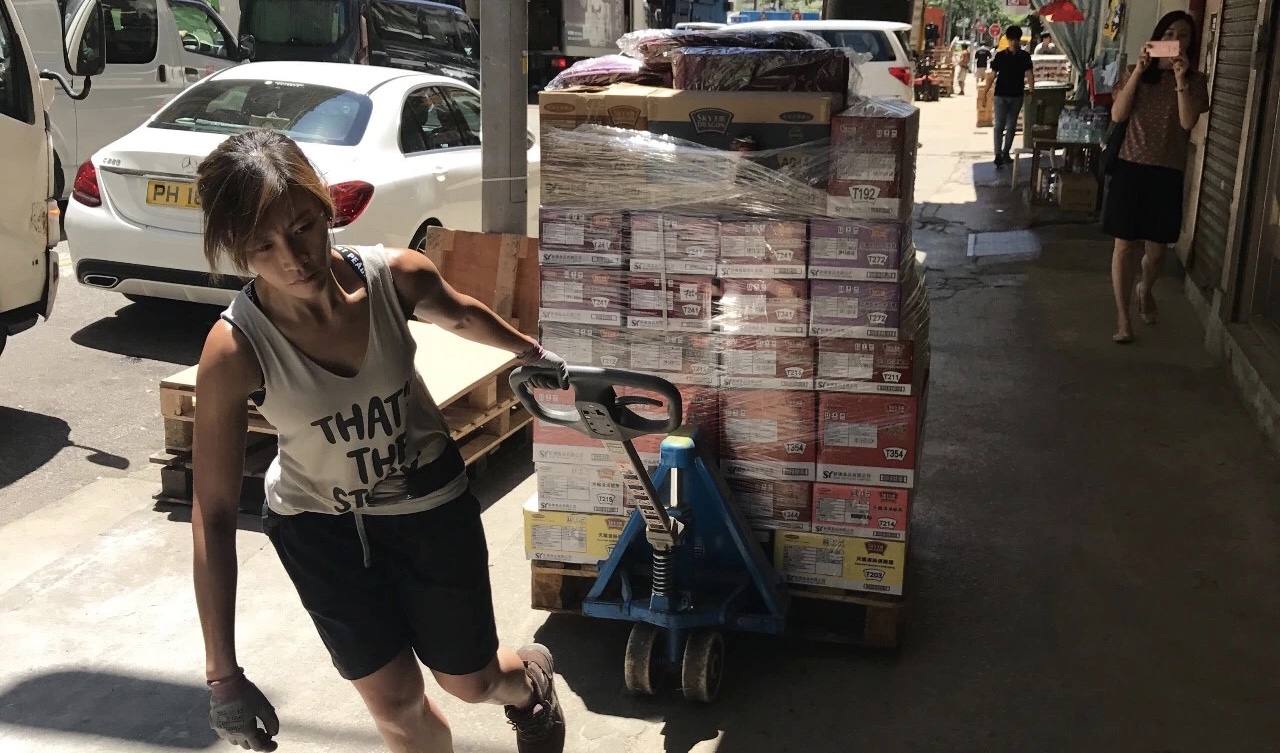 香港女搬运工现在怎么样了,香港罗拉搬运工