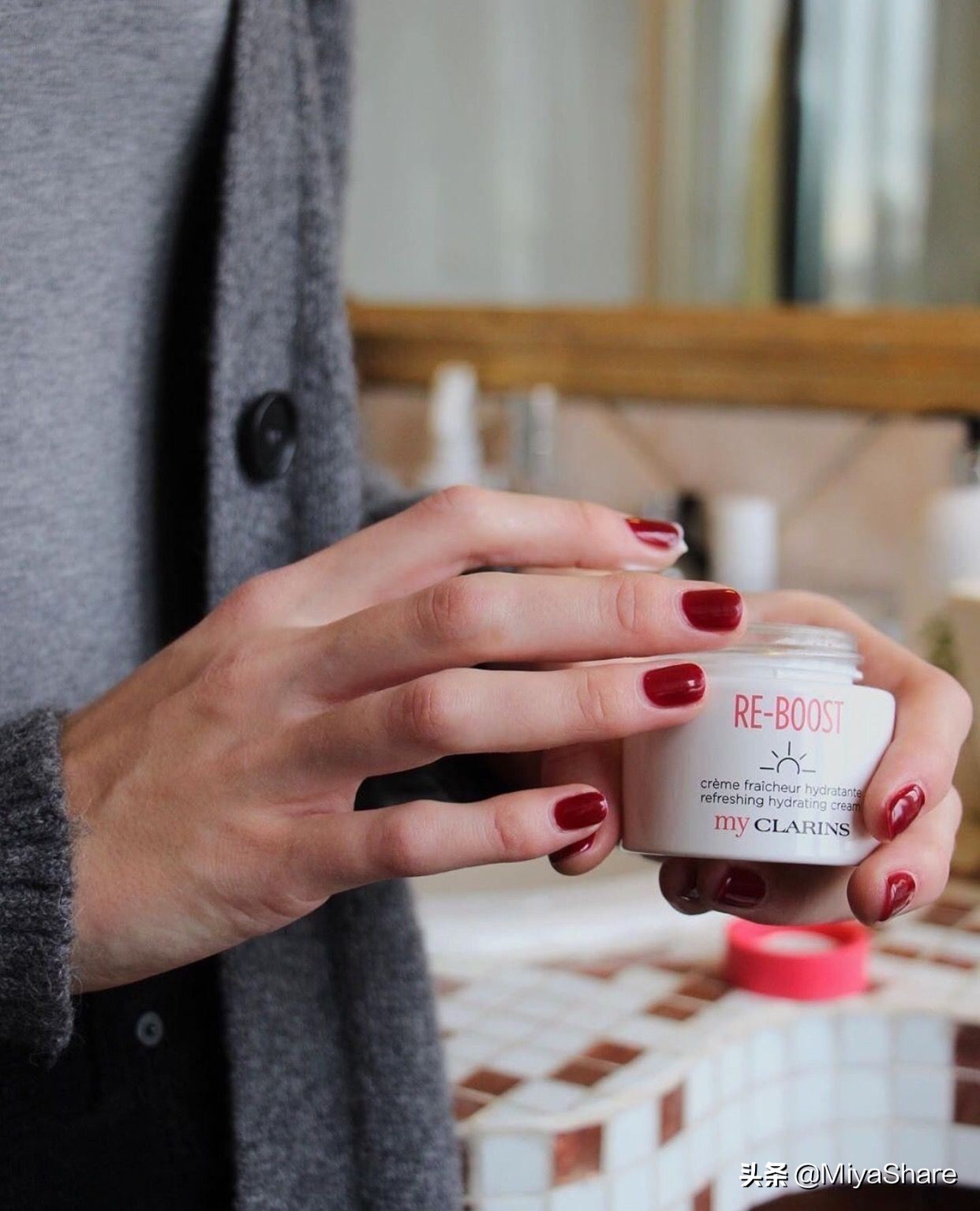 平价精华怎么选择适合自己的,如何选择清爽不油腻的精华