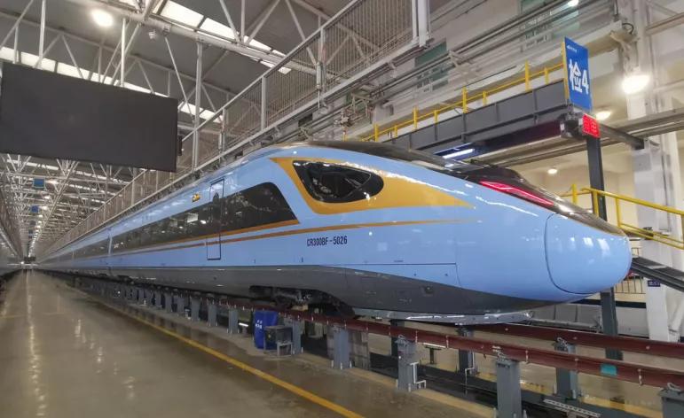 高铁列车视频和谐号vs复兴号,高铁和谐号和复兴号交会的视频