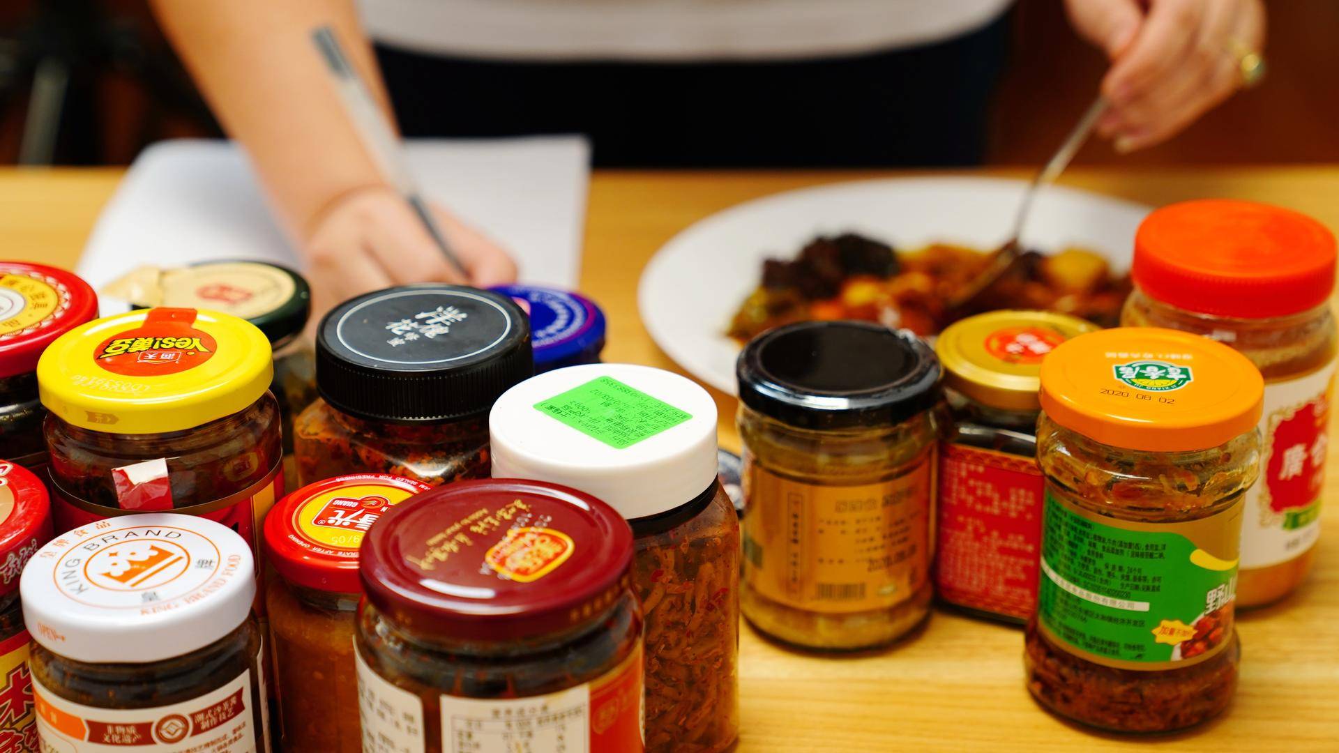 如何用老干妈调制万能秘制酱料,除了老干妈还有这16种酱料值得吃