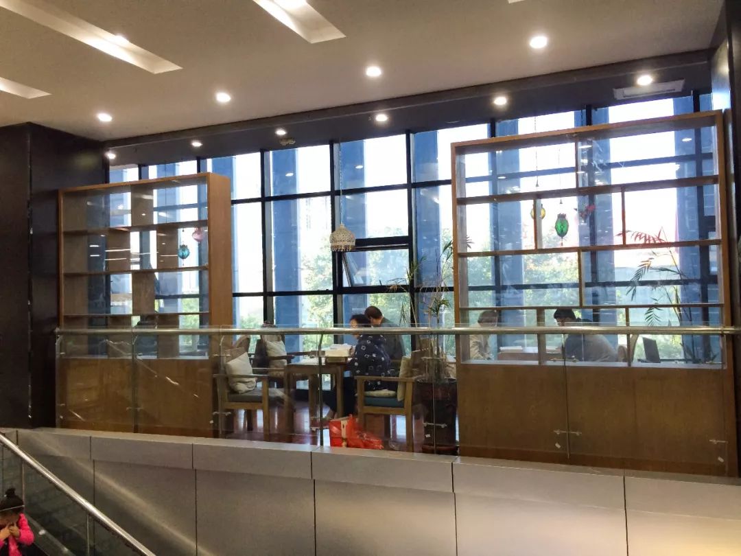 洛阳大型新华书店,洛阳老新华书店