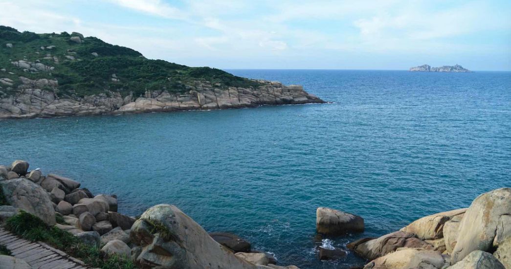 中国版圣托里尼，就在南麂岛！住一次悬崖洞穴酒店