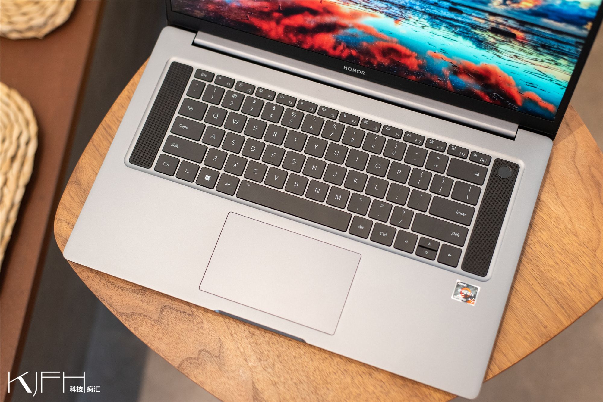 荣耀magicbook16pro和v14怎么选,荣耀magicbookpro16.1英寸锐龙版