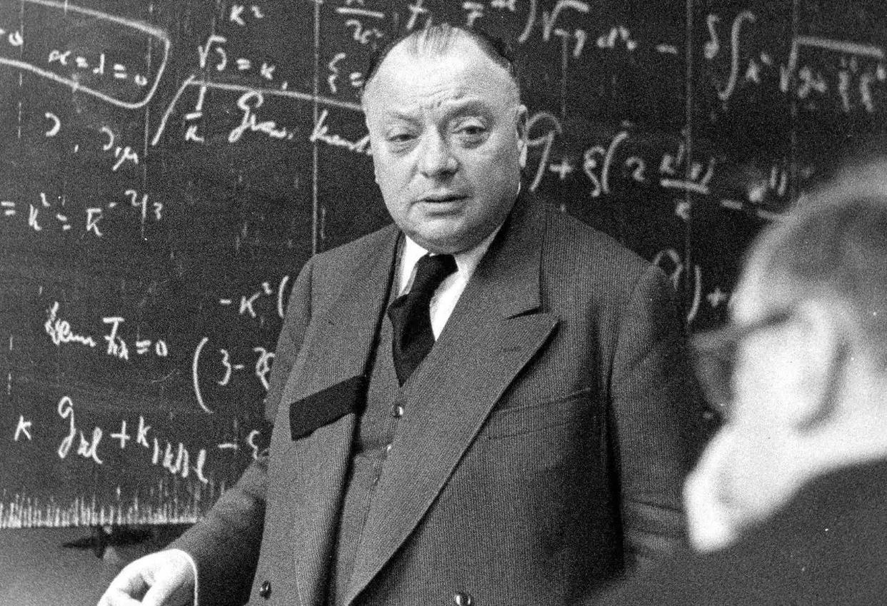 杨振宁与爱因斯坦交流过吗,杨振宁多大和爱因斯坦交谈的