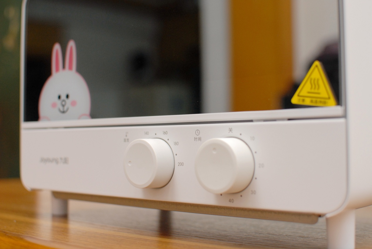 和可妮兔一起做烘焙，让生活多点小可爱：九阳LINEFRIENDS小烤箱