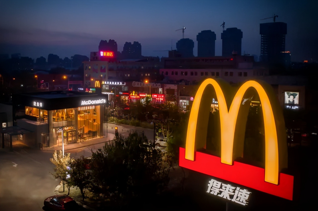 麦当劳汉堡薯条炸鸡雪碧,麦当劳新炸鸡汉堡