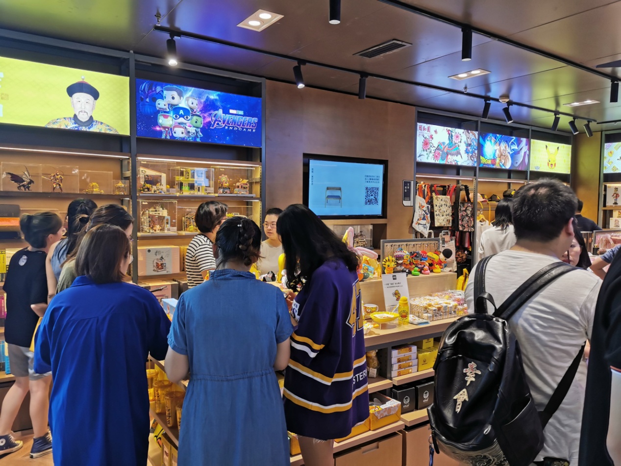 苏宁818有多火爆？首家苏宁极物旗舰店开业当天客流超34000人