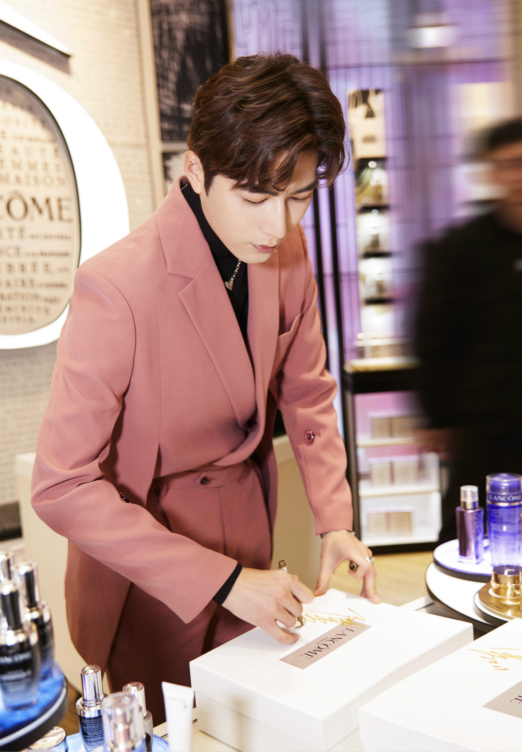 兰蔻陈学冬,陈学冬乌鲁木齐兰蔻