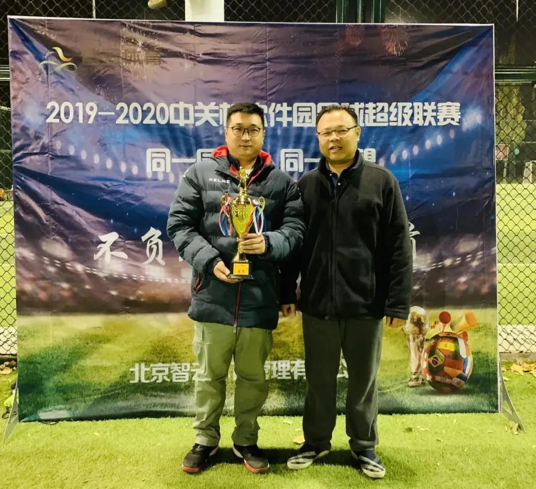 足球联赛熠熠的光,足球比赛秀脚感