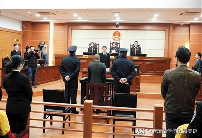 今日美语少年网购仿真枪案再审宣判无期改为7年3个月