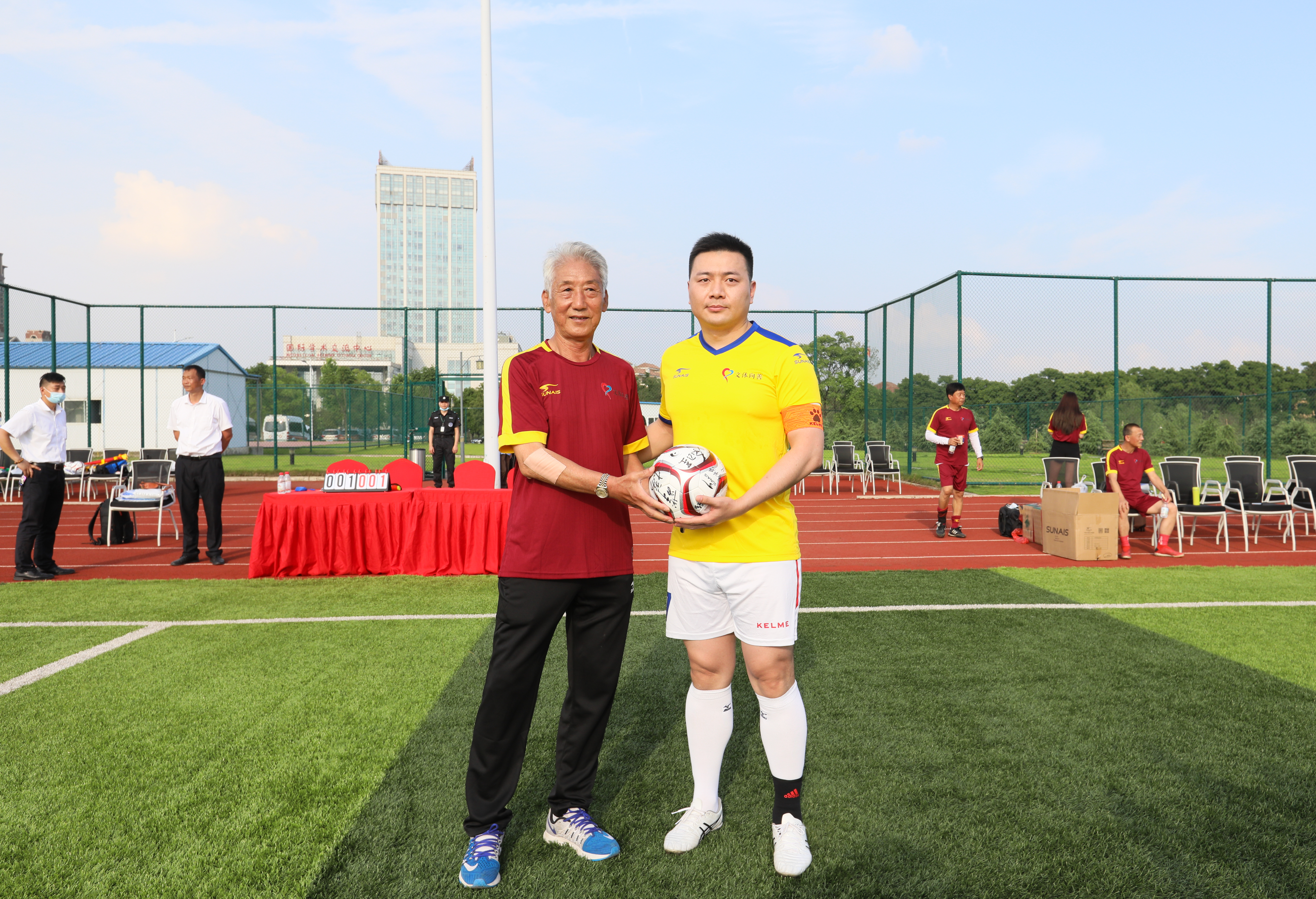 致敬武汉防疫一线医务人员,致敬武汉本土抗疫情白衣天使