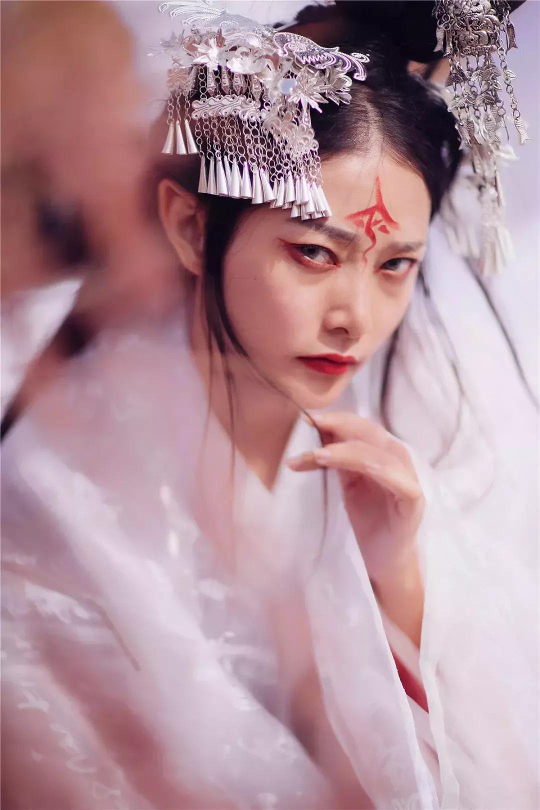 90后女孩拍稀有动物,90后女孩拍视频200万