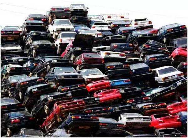 房子70年产权到期了应该怎么办,房子到年限强制报废住户怎么办