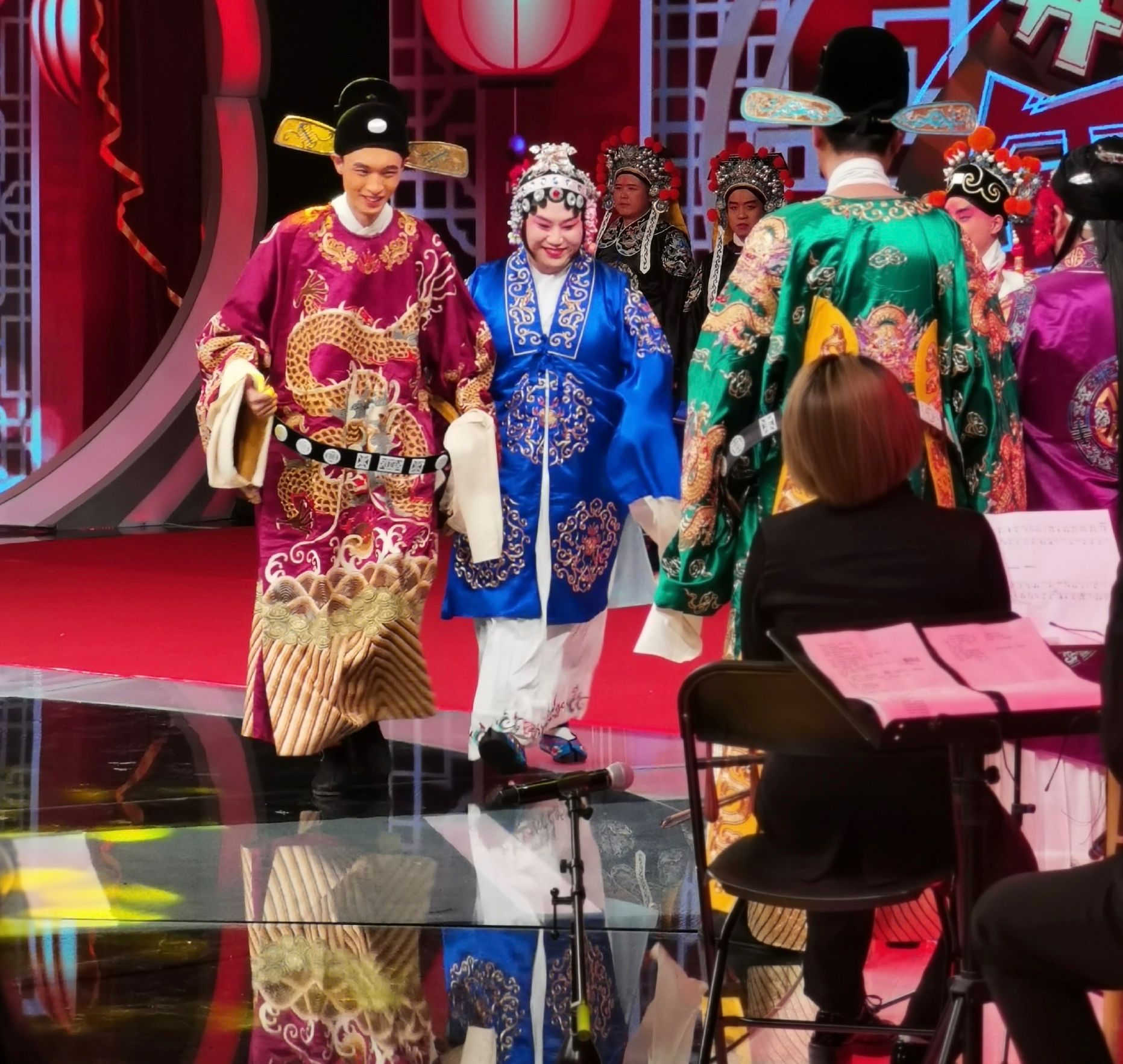 德云社相声春晚郭德纲唱大戏，于谦变郭夫人，多人扮女装惊艳