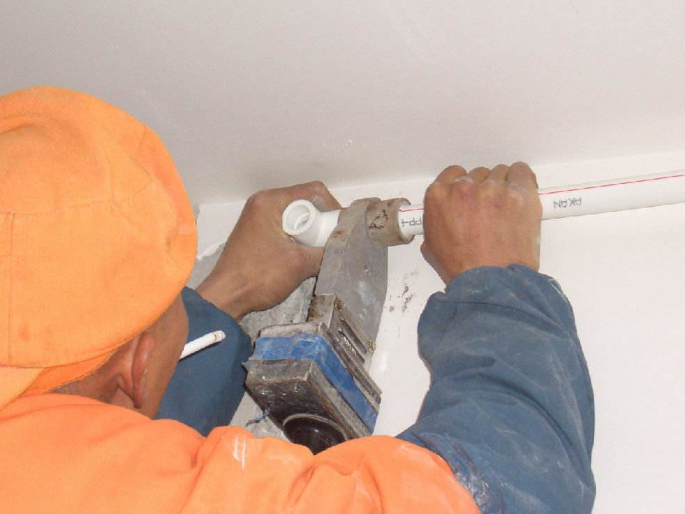 水龙头快速出热水装置靠谱不,打开水龙头就出热水