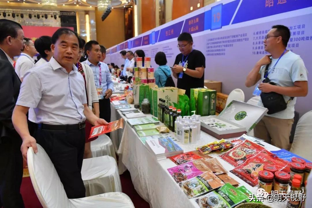 “侨连五洲•七彩云南”第17届东盟华商会侨社论坛在昆明开幕