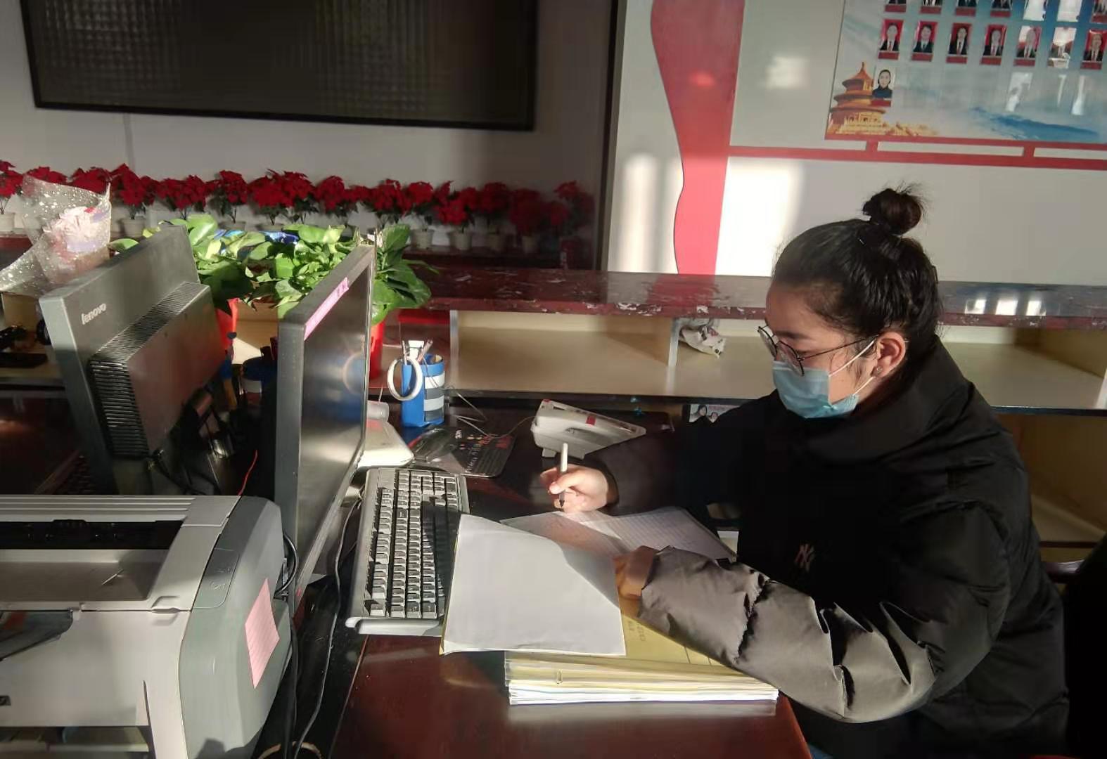 *疆新**库尔勒市志愿者：抗战疫情我们责无旁贷