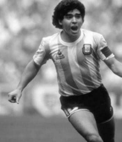 足坛前腰十大球员,足坛十大头球前锋