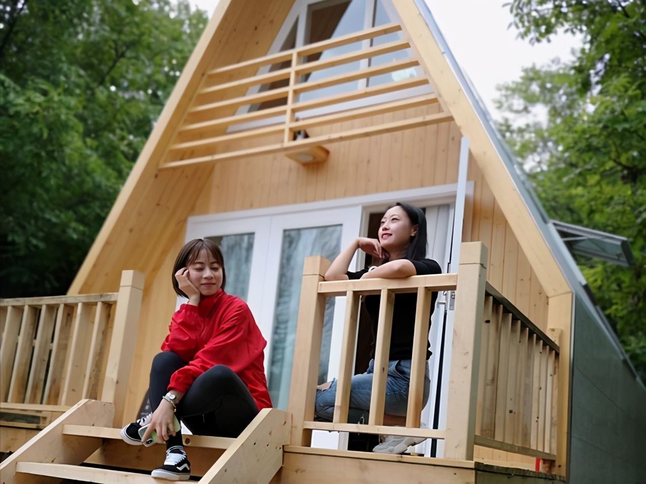 如何低成本做木屋民宿,现在做民宿开发可以吗