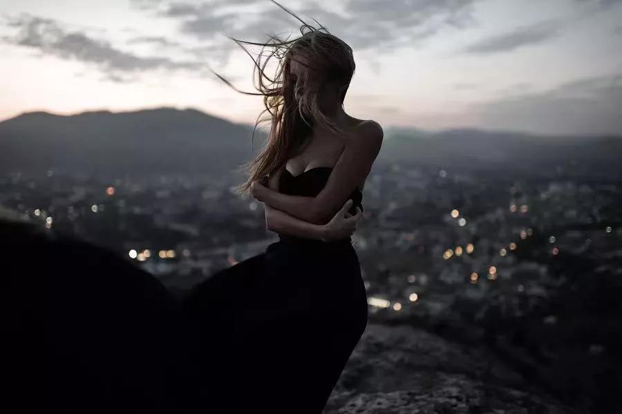 人在背后说你坏话怎么办,背后说人坏话被发现了怎么办