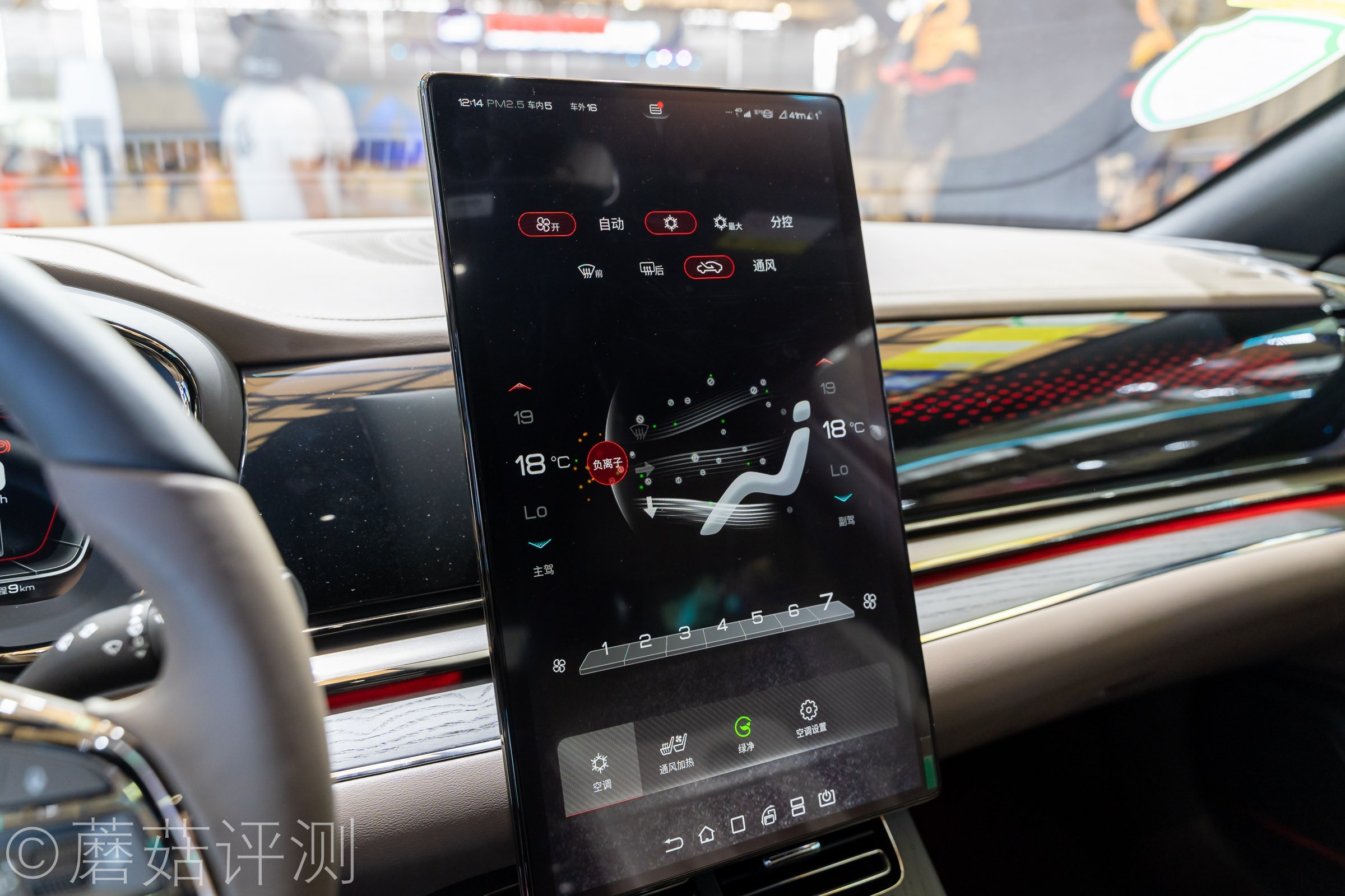 又有啥好玩的？蘑菇带你逛ChinaJoy2021，硬件、车和漂亮的小姐姐