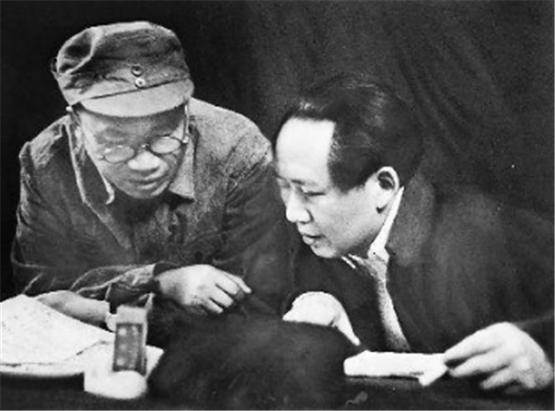 刘建期待小汽车接他上小学，等来脚蹬三轮车，*德朱**的做法让人敬佩