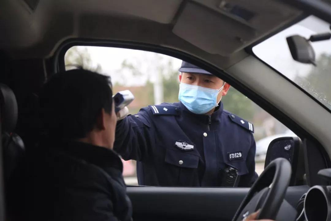 越是艰难越向前,坚决打赢疫情防控阻击战习*平近**总书记的重要讲话在湖北公安机关引发热烈反响