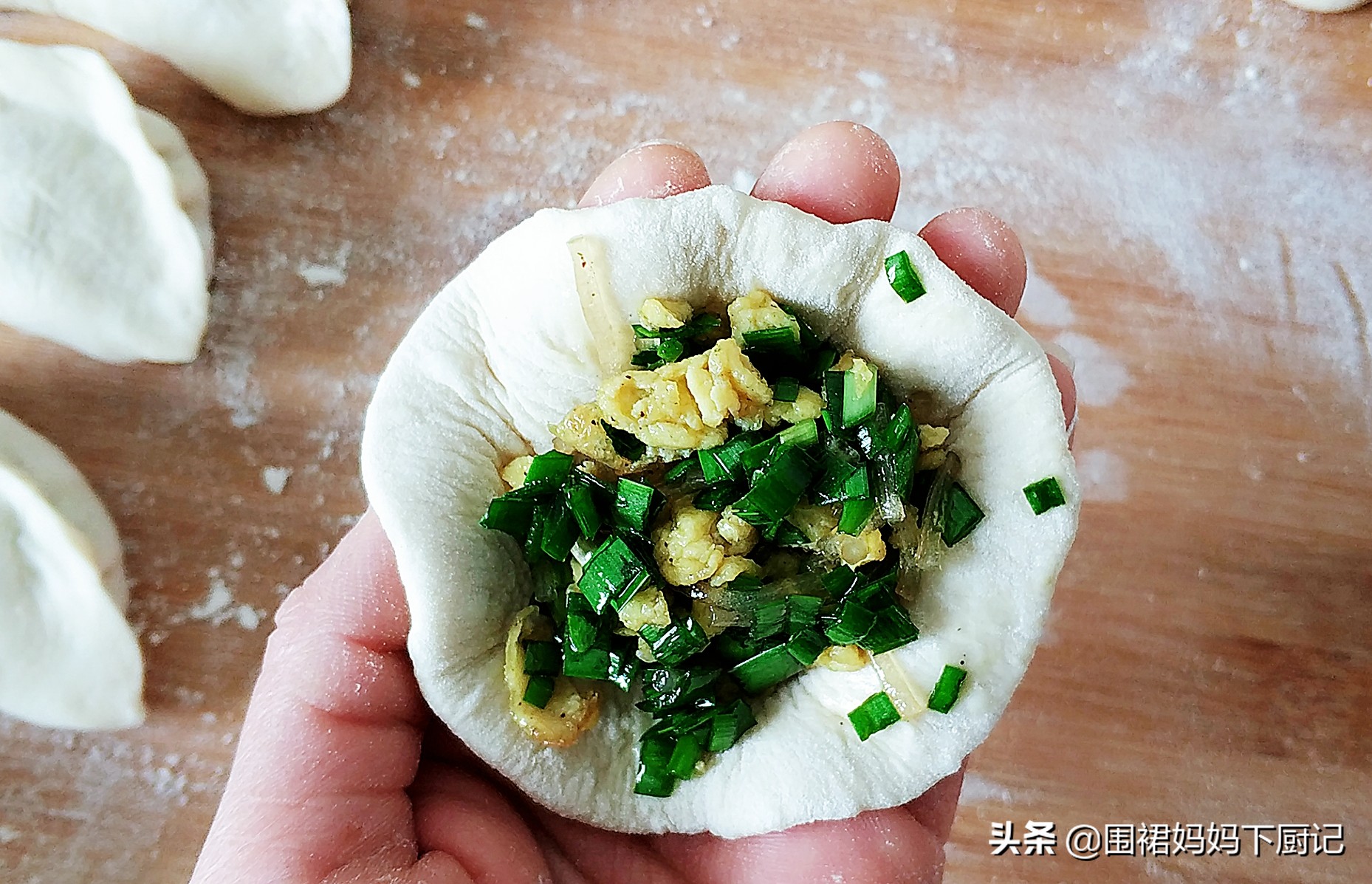 喜欢吃水煎包做不好？注意这2点，做出包子焦香酥脆、蓬松喧软