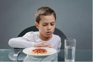 3岁孩子嘴巴臭怎么处理,3岁女孩口很臭怎么回事