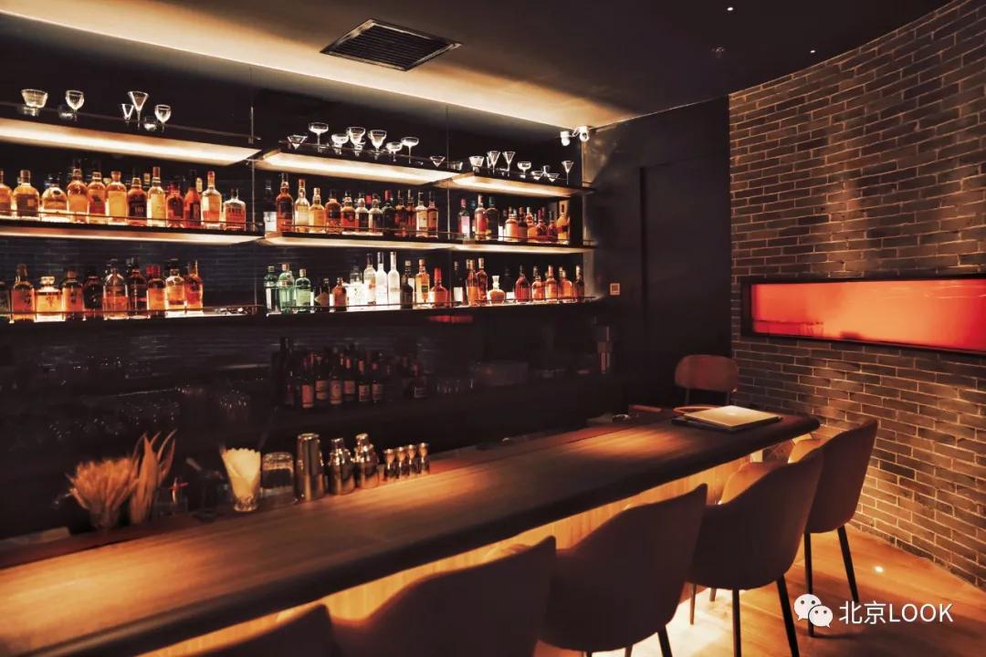 国贸旁边的楼顶酒吧,国贸下的酒