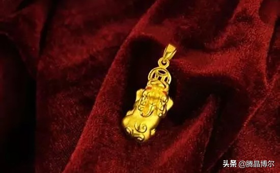 黄金首饰发白的原因终于有答案了,佩戴黄金首饰为什么突然发白