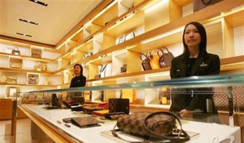 90后小伙做奢侈品,90后小伙买百万豪车