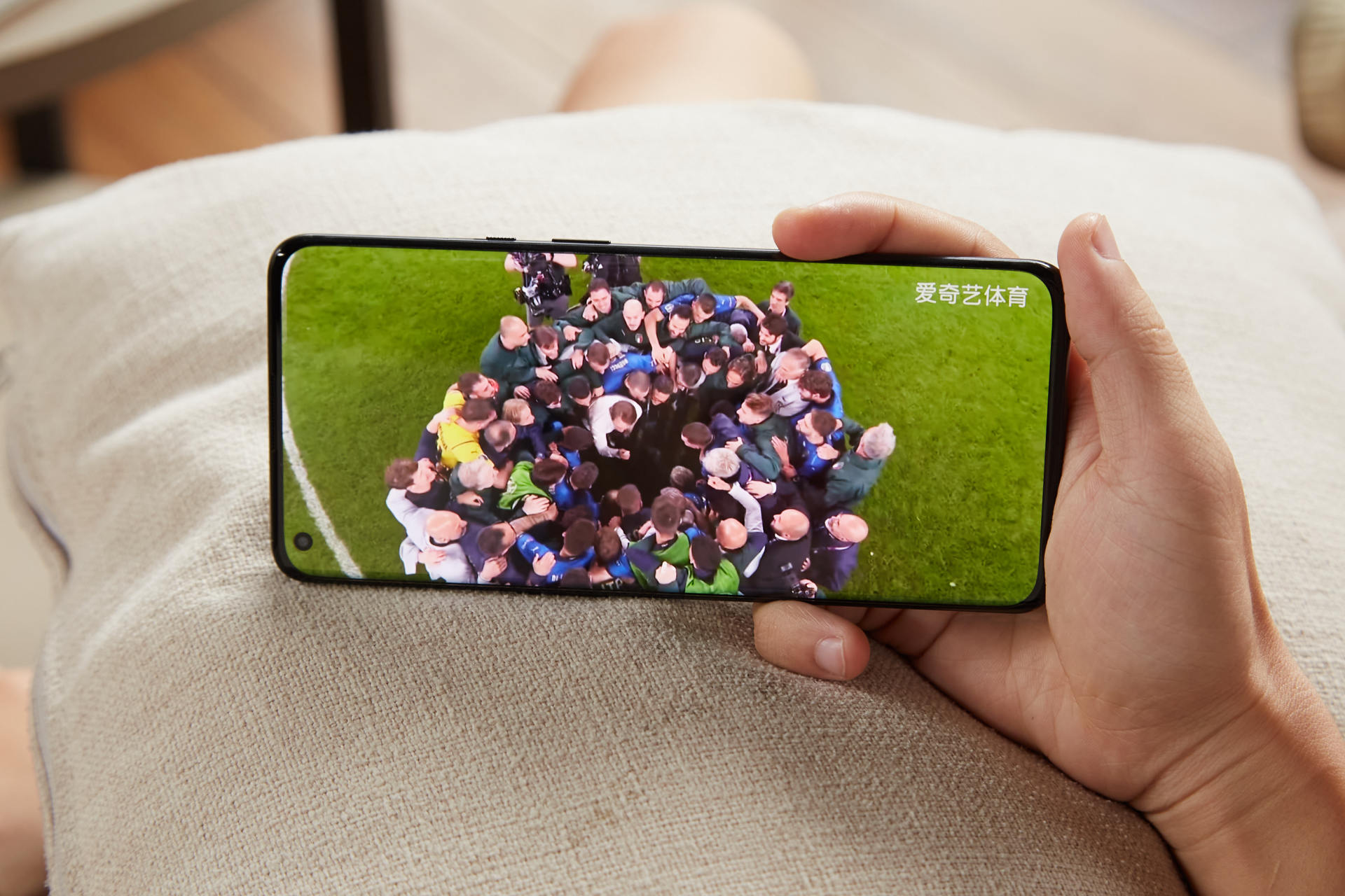 比肩顶级电视？用手机观看欧洲杯体验如何，一加用户道出了实情