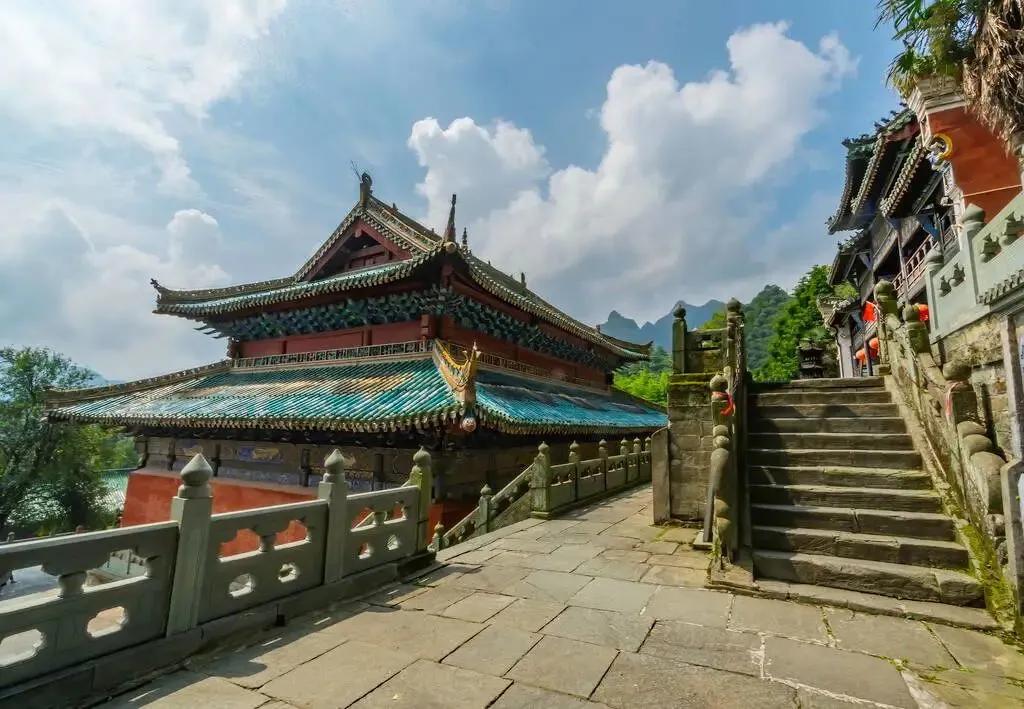 教师节期间旅游免门票？带上教师资格证，你也能说走就走