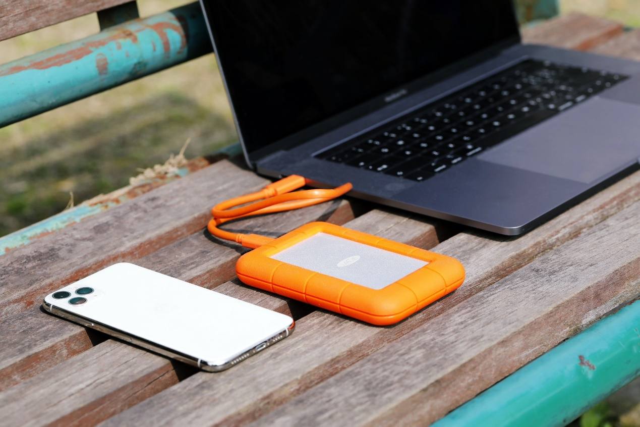 lacie三防移动硬盘,户外摄影最好用什么相机