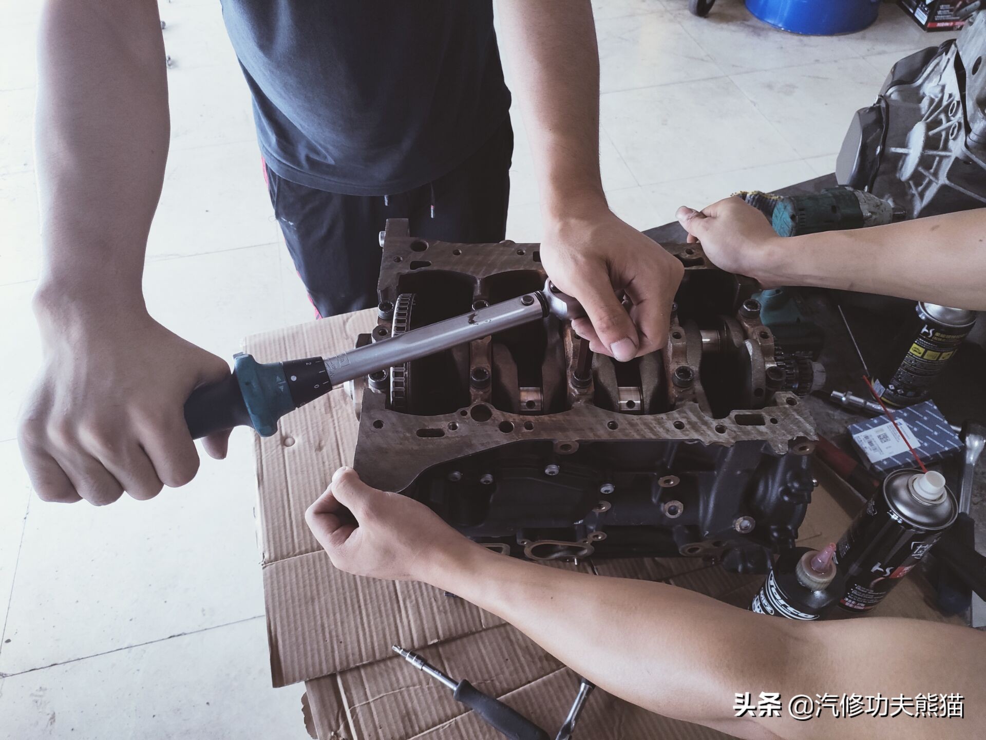 大众夏朗2014款2.0t标配烧机油吗,2016款大众夏朗1.4t发动机烧机油