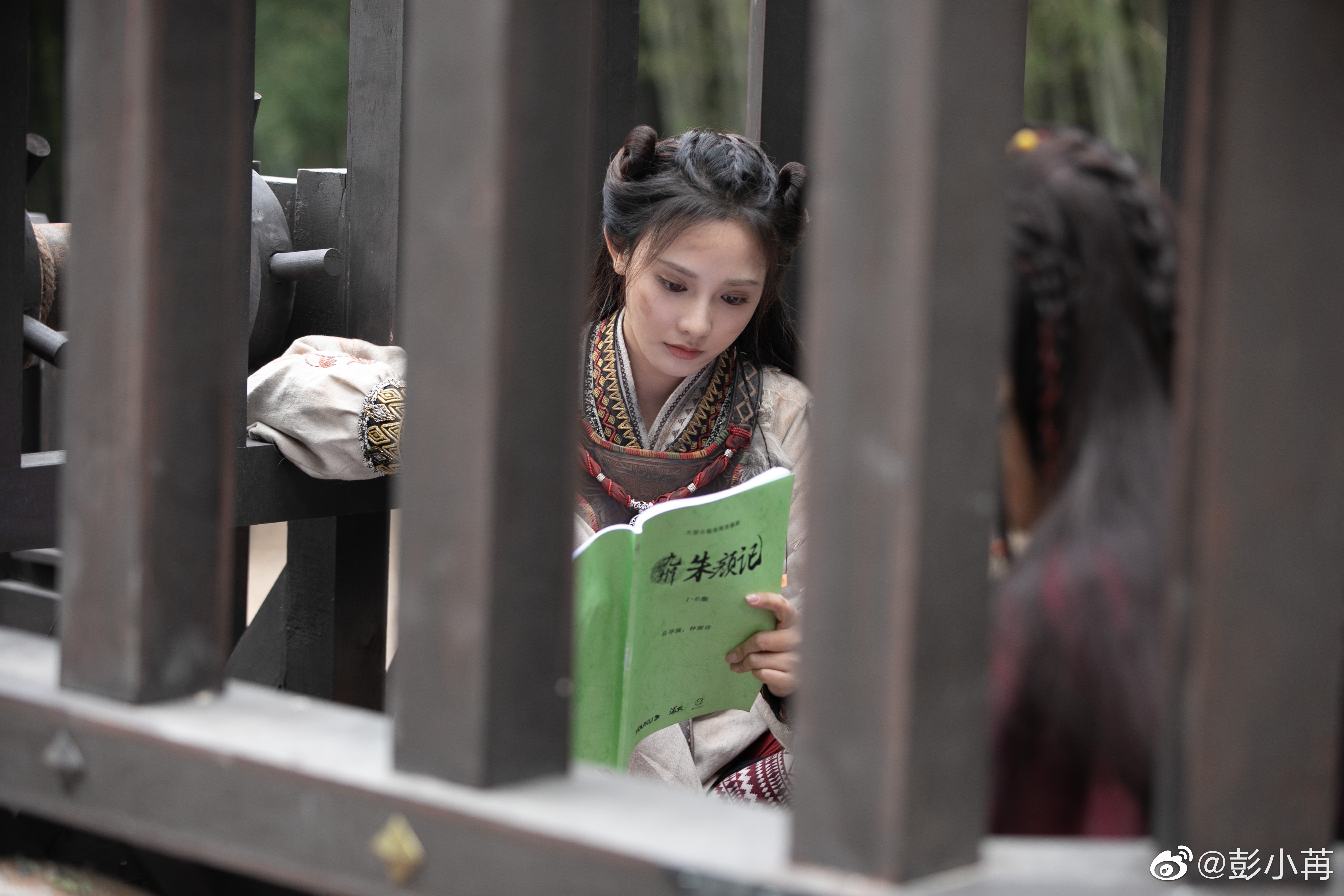 九州朱颜记冯绍峰和彭小苒,彭小苒九州朱颜记路透造型