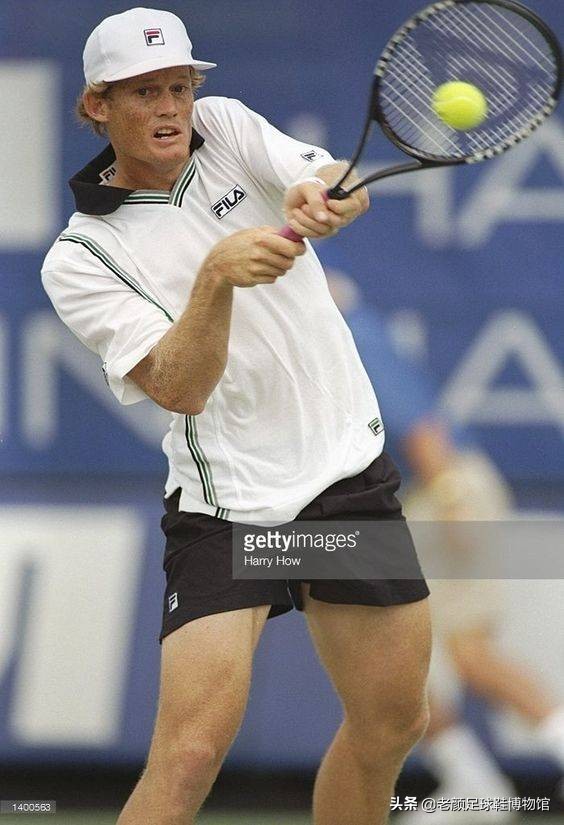 被足球做空的意大利品牌，却给了韩国人和安踏发财的机会