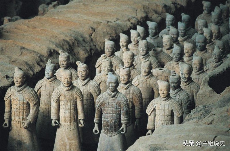 秦始皇兵马俑为什么是陶瓷,中亚古代雕塑和秦始皇兵马俑