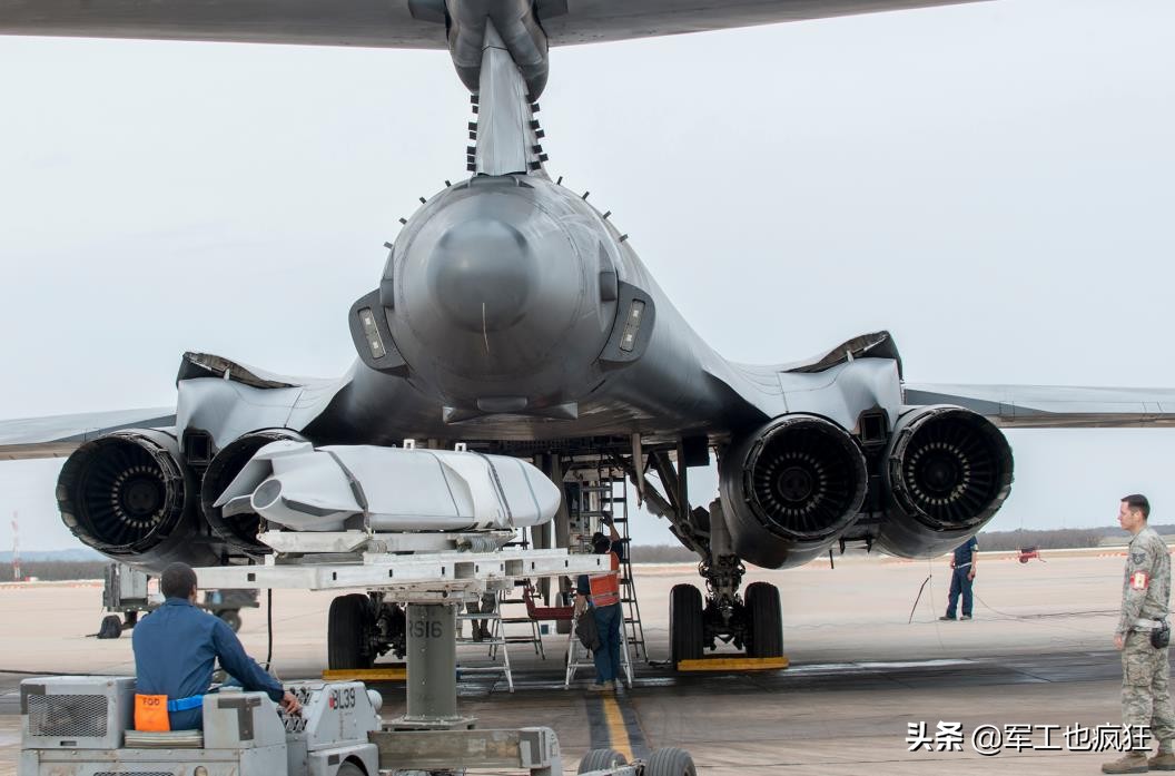 美国空军装备换新计划或遇阻,美国最新型隐身巡航导弹