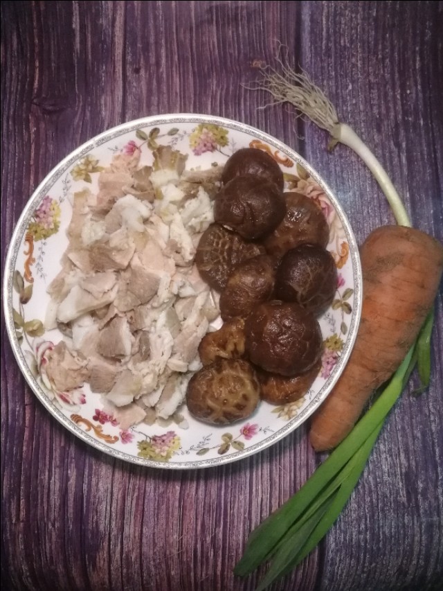 禁海了没有鲜海虾怎么办?瑶柱虾米也能柯出一锅好饭,味更咸香