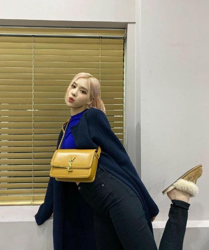 周扬青造型被吐槽脖子短,周扬青深夜晒发照片