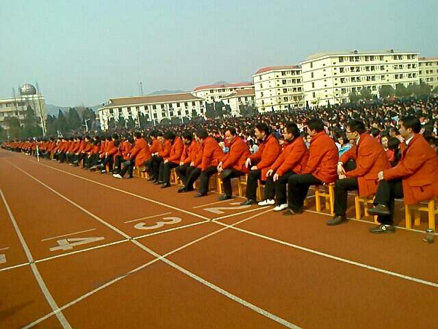 我的高四生活作文,毛坦厂的日夜