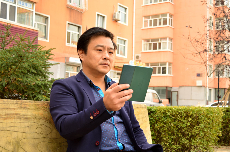 消除蓝光和频闪，墨案MIX7阅读器体验，堪称随身图书馆